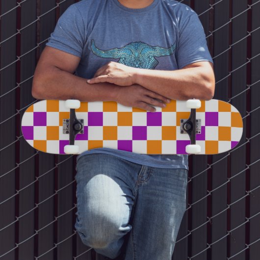 Oranges Weiß Lila Kariertes Musterdesign Skateboard (Außenbereich 3)