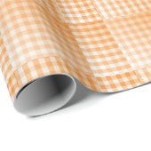 Oranges Weißes Schachbrett Abstract Muster Geschenkpapier (Rolleneckpunkt)