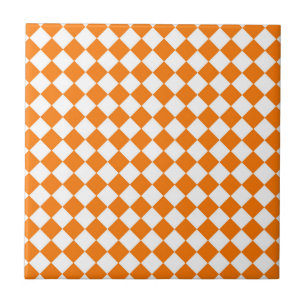 Oranges Weißes Schachbrett-Diamantmuster Fliese