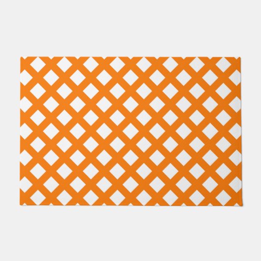 Oranges Weißes Schachbrett-Diamantmuster Fußmatte (Vorderseite)