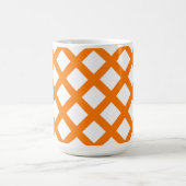Oranges Weißes Schachbrett-Diamantmuster Kaffeetasse (Mittel)