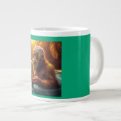 Orangutan am Pool mit Eiscreme Jumbo-Tasse (Vorderseite Rechts)