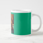 Orangutan am Pool mit Eiscreme Jumbo-Tasse (Rechts)