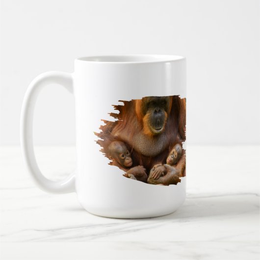 Orangutan Mutter, die zwei Säuglinge hält Kaffeetasse (Links)