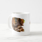 Orangutan Mutter, die zwei Säuglinge hält Kaffeetasse (Vorderseite Links)