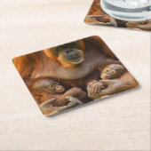 Orangutan Mutter, die zwei Säuglinge hält Rechteckiger Pappuntersetzer (angewinkelt)