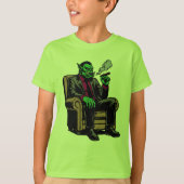 Orc in einem Stuhl mit Zigarre T-Shirt (Vorderseite)