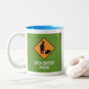 Orca Dentist Ahead Zweifarbige Tasse