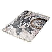 Orca Nautical Compass Badematte (Schrägansicht)