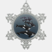 Orca-Wal-Verzierungs-personalisierte Schneeflocken Zinn-Ornament (Vorderseite)