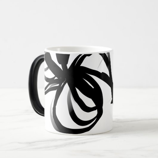 Orchid Blanc: Abstrakt weiß und schwarz Verwandlungstasse (Vorderseite Links)