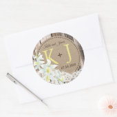 Orchid Wood Lace Rustic Monogram Wedding Label Runder Aufkleber (Umschlag)