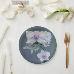 Orchideen in den Schatten von Lila Pappteller
