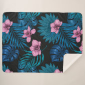 Orchideen und Blätter aus Palmen, rosa und blau au Sherpadecke (Vorderseite (Horizontal))