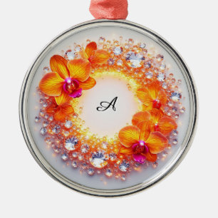 Orchideenblüten eingebettet in Kristallen Ornament Aus Metall