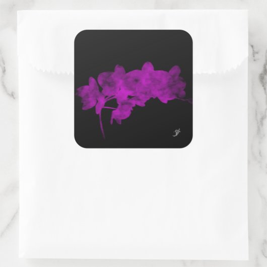 Orchideenschatten auf dunklem Hintergrund Quadratischer Aufkleber (Tasche)