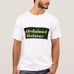 Ordiniertes unheimliches T-Shirt