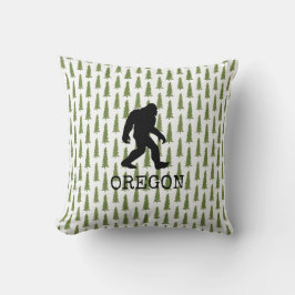 Oregon Bigfoot Throw Kissen