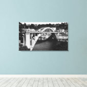 Oregon City, OR-Highway Bridge über Willamette Leinwanddruck (Insitu (Holzboden))