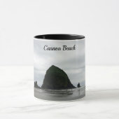 Oregon-Küsten-Kanonen-Strand-Heuschober-Felsen Tasse (Zentrum)
