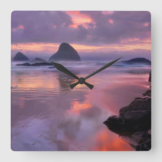 Oregon Strand und Seestacks, Sonnenuntergang Quadratische Wanduhr (Vorderseite)