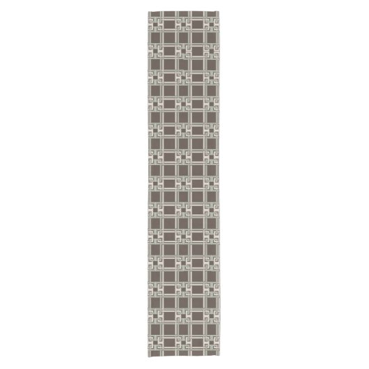 Organic Sage Chocolate Greek Key Pattern Kurzer Tischläufer (Vorderseite)