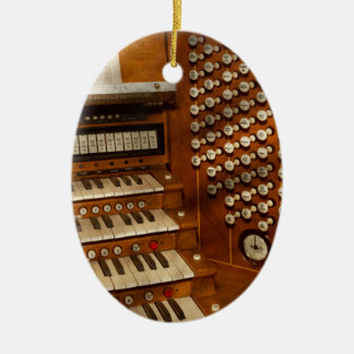 Organist - Bereit an den Kontrollen Keramikornament