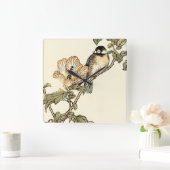Oriental Bird Perched on Branch Quadratische Wanduhr (Zuhause)