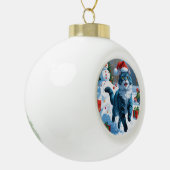 Oriental Blue Cat Sitting in Snow Weihnachtshut Keramik Kugel-Ornament (Links)