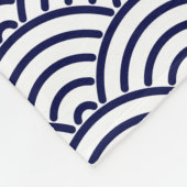 Oriental Delft Blue Koinobori Fish Scale Muster Fleecedecke (Ecke)