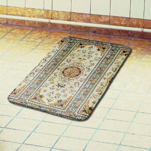Orientalische Wolldecke in den hellen Farben Badematte