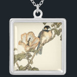 Orientalischer Vogel auf Zweig Versilberte Kette<br><div class="desc">Dieser Kunstdruck zeigt ein scharfes,  lebendiges Bild eines orientalischen Vogels auf einem Zweig. Darunter befindet sich eine orangefarbene Blume mit hoher Farbgenauigkeit. Diese zeitgenössische Kunstdrucke einer traditionell orientalisch inspirierten Kunst verleiht jedem Gemälde in Ihrem Haus Charakter.</div>