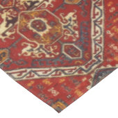 Orientalischer Wolldeckeentwurf in dunkelrotem und Tischdecke (Schrägansicht)