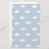 Origami-Boote auf dem Wassermuster Briefpapier (Vorne/Hinten)