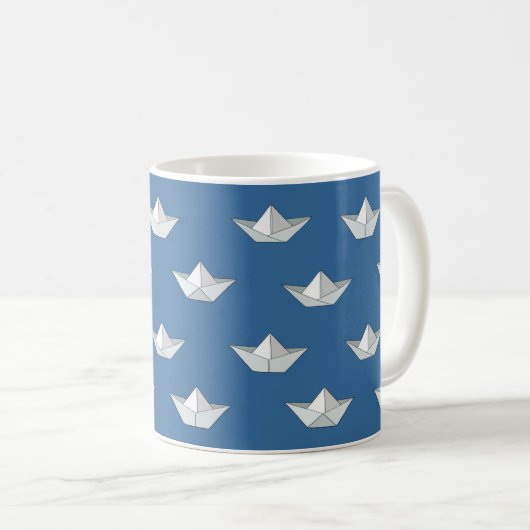 Origami-Boote auf dem Wassermuster Kaffeetasse (VorderseiteRechts)
