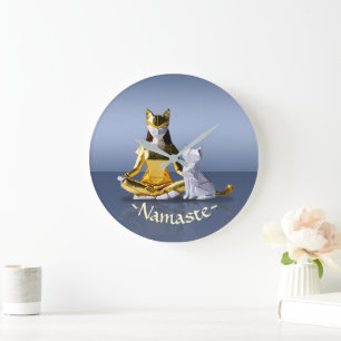 Origami Gold Foil Yoga Meditating Catwoman und Cat Große Wanduhr