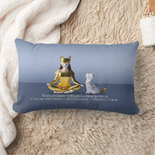 Origami Gold Foil Yoga Meditating Catwoman und Cat Lendenkissen