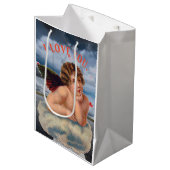 ORIGINAL ART WINGED HEAT Gift Bag Mittlere Geschenktüte (Vorderseite Schrägansicht)