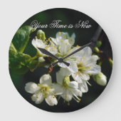 Original White Plum Art Custom Name Wall Clock Große Wanduhr (Vorderseite)