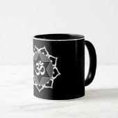 Original White Yoga OM Symbol Tasse (VorderseiteRechts)