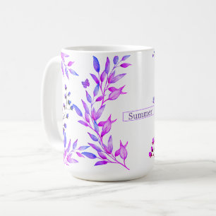 Originelle Gestaltung von violetten Blumen und Äst Kaffeetasse