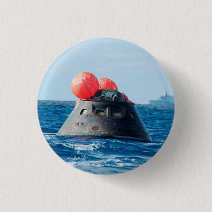 Orion Capsule Spacecraft Ocean Erholung Button