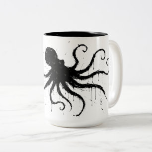 Orkney Dark Ink Illustration – Greifender Oktopus Zweifarbige Tasse