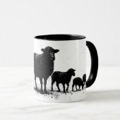 Orkney-Schafe — Tintensilhouette-Herde Tasse (VorderseiteRechts)