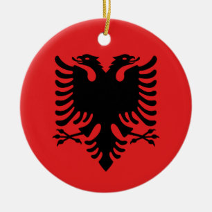 Ornament unter der Flagge Albaniens