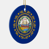 Ornament unter der Flagge von New Hampshire (Rechts)