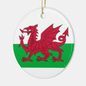 Ornament unter der Flagge von Wales (Links)