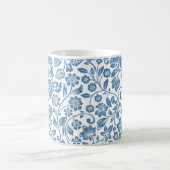 Ornate Blue and White Floral Vines Pattern Kaffeetasse (Mittel)