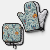 Ornate floral pattern on a pale blue background ofenhandschuh & Topflappen-Set (Vorderseite/Rückseite)