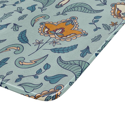 Ornate floral pattern on a pale blue background schneidebrett (Ecke)